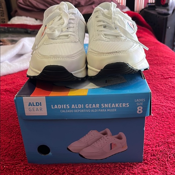 Aldi Gear White Sneakers - Size 8 - Picture 1 of 5